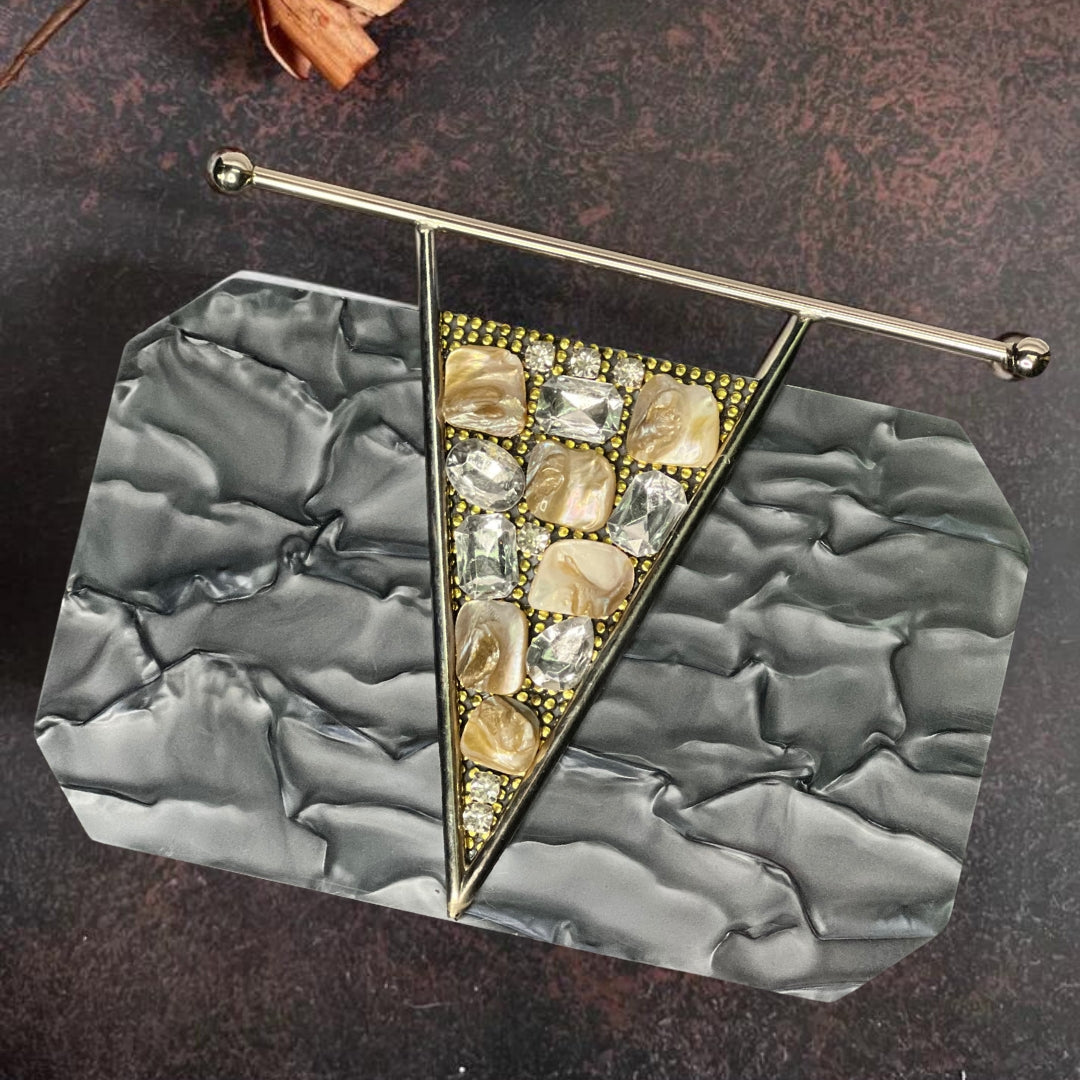 WHITE/BLACK ACRYLIC STONES CLUTCH