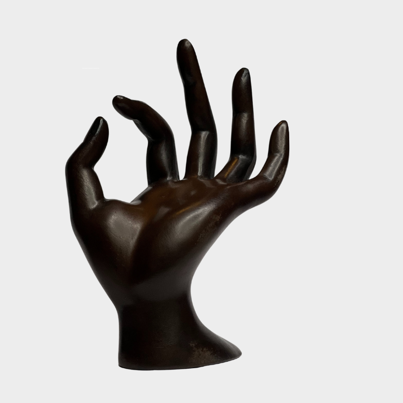 GRACEFUL HAND IN BLACK