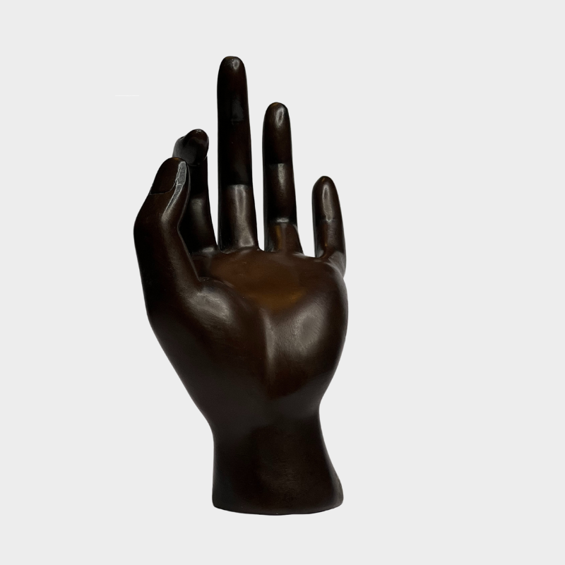 GRACEFUL HAND IN BLACK