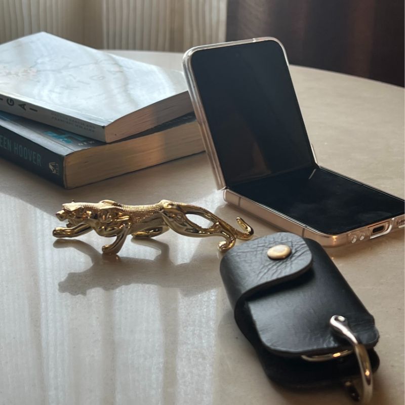 ICONIC PANTHER IN GOLD