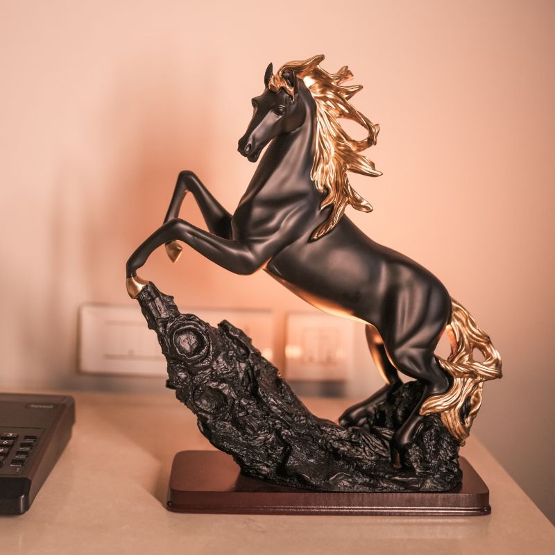 JOCULAR HORSE IN MOTION