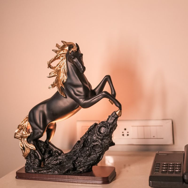 JOCULAR HORSE IN MOTION