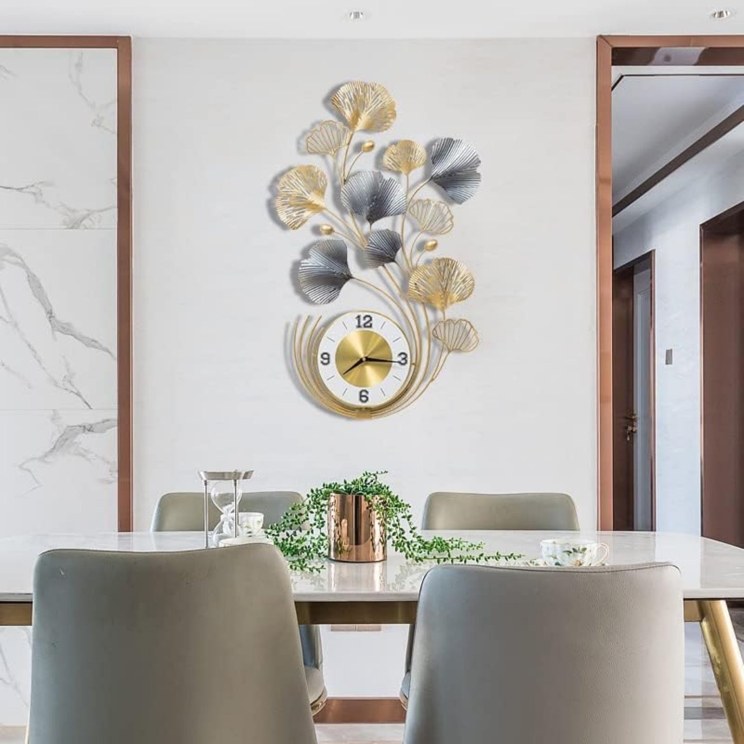 METAL WALL CLOCK DECORATIVE SHOWPIECE