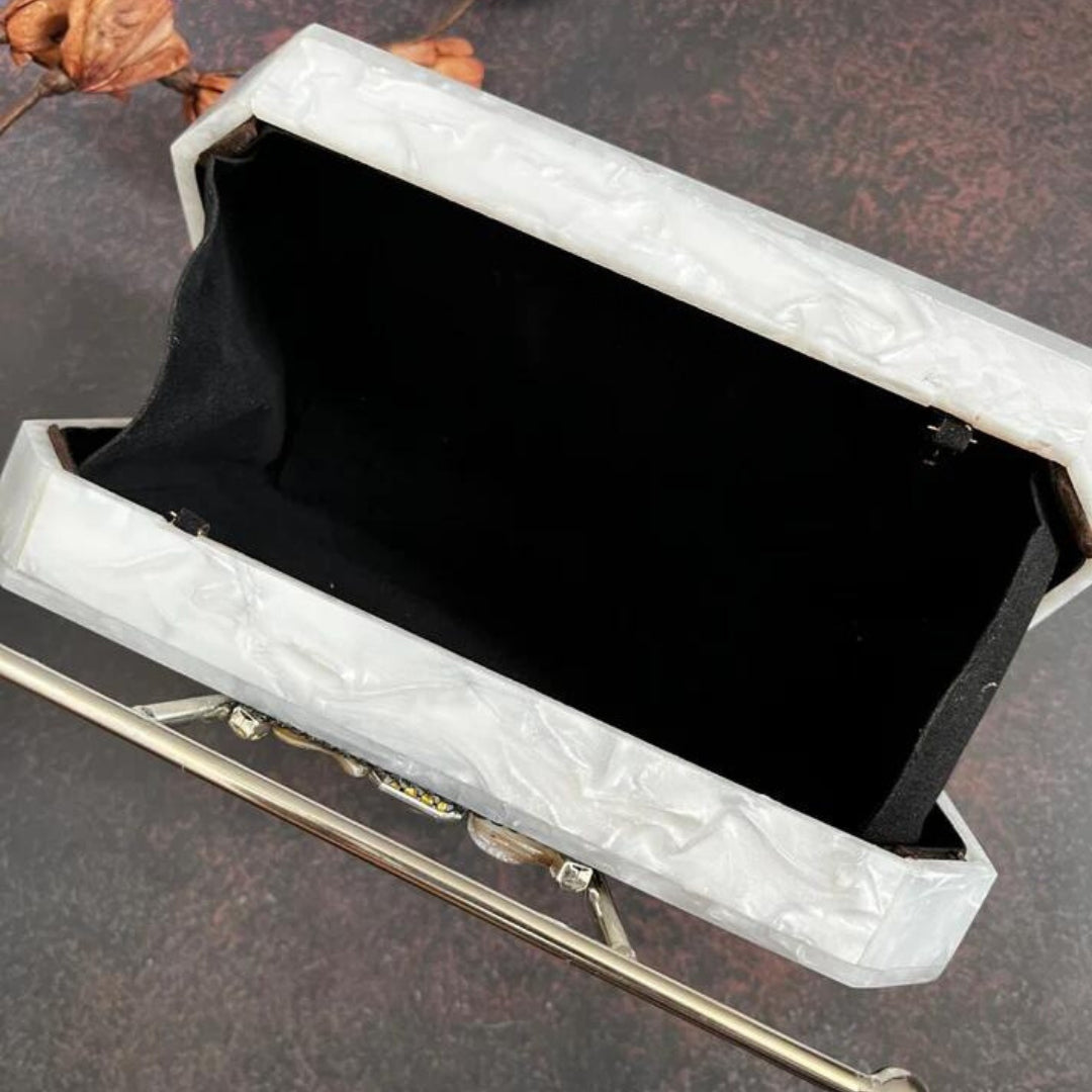 WHITE/BLACK ACRYLIC STONES CLUTCH