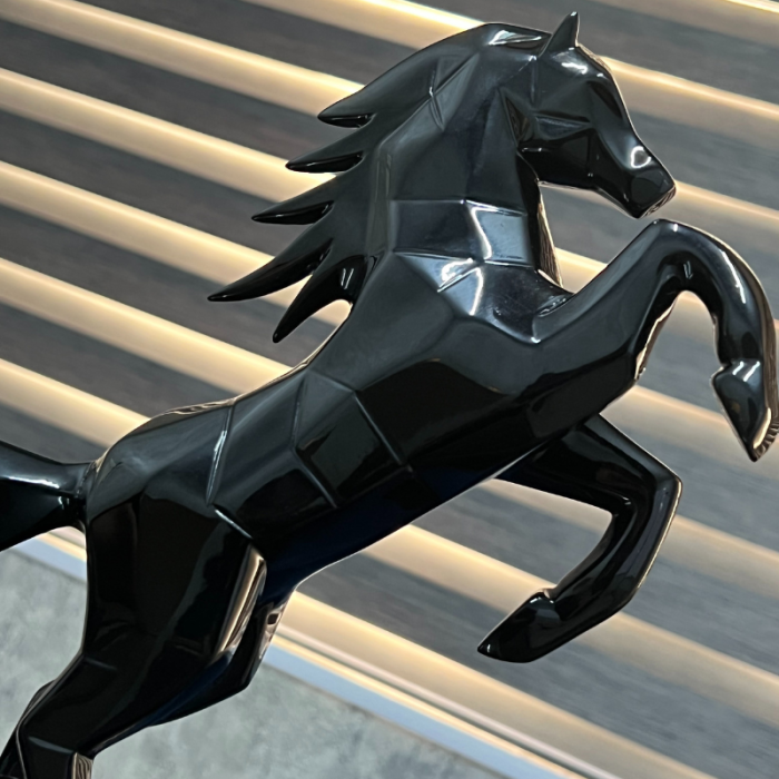 CHEERFUL HORSE (BLACK)