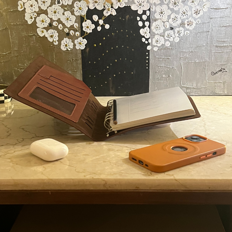 THE CREATIVE CHRONICLE JOURNAL (LIGHT BROWN)