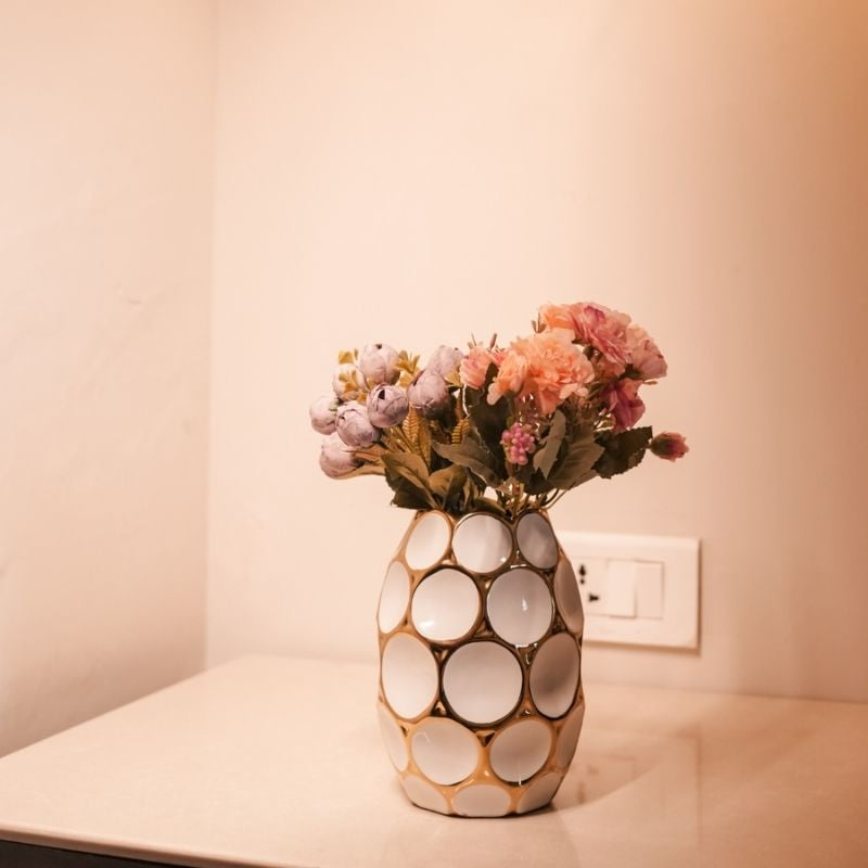 GOLD TONED AND WHITE URBAN VASE (SMALL)