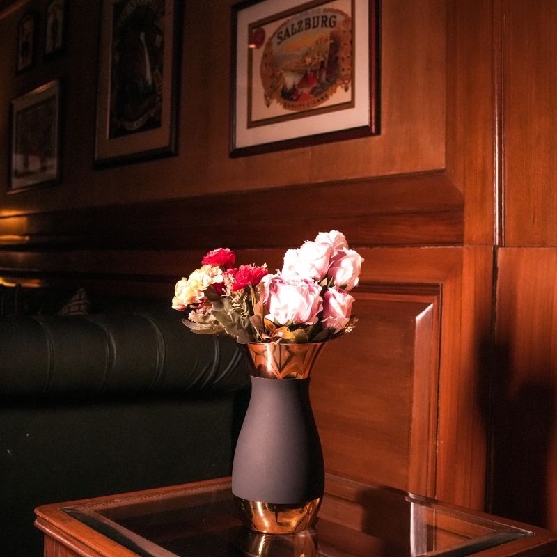 uniHOOF ANTIQUE COLOSSAL GOLD BLACK VASE | Vase For Home Decor | Gift Ideas | Decorative Vase