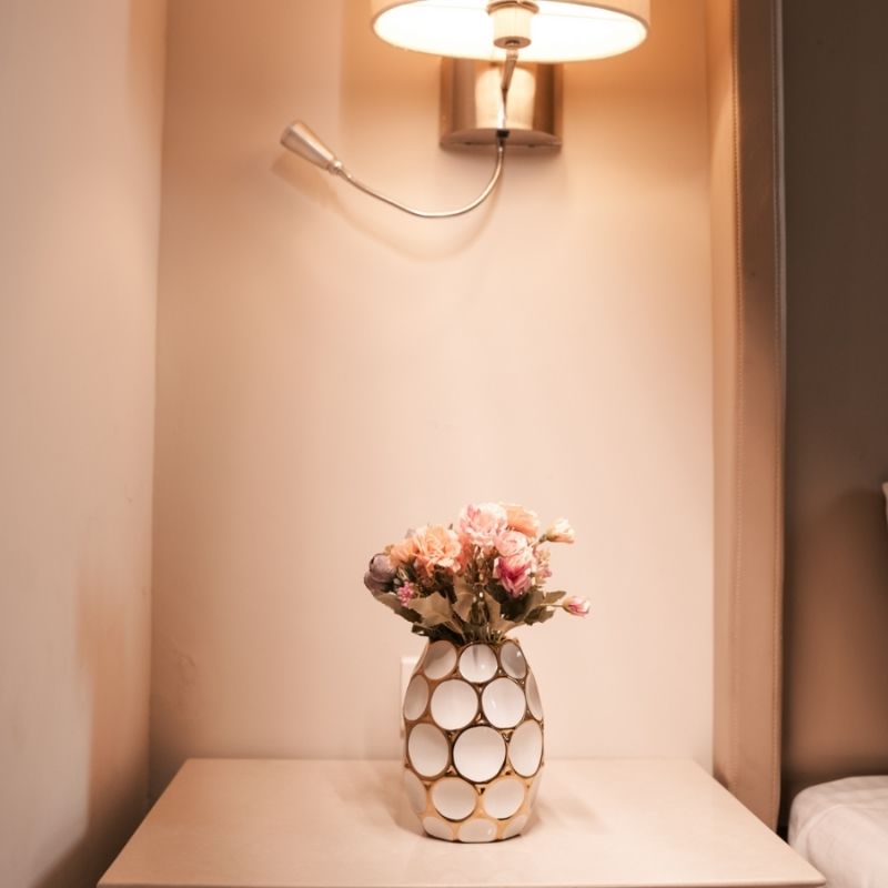 GOLD TONED AND WHITE URBAN VASE (SMALL)